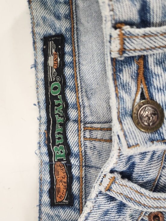 Vintage Buffalo Jeans 100% Cotton Light Wash 90s Distressed Denim Size 27 - Picture 6 of 15